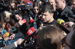 Зеленський приїхав до Ради на зустріч з головами фракцій 