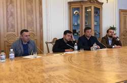 З'явилися фото зустрічі Зеленського у Верховній Раді