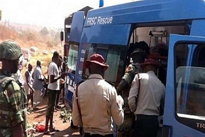 Внаслідок потрійної ДТП у Нігерії загинули 16 людей 