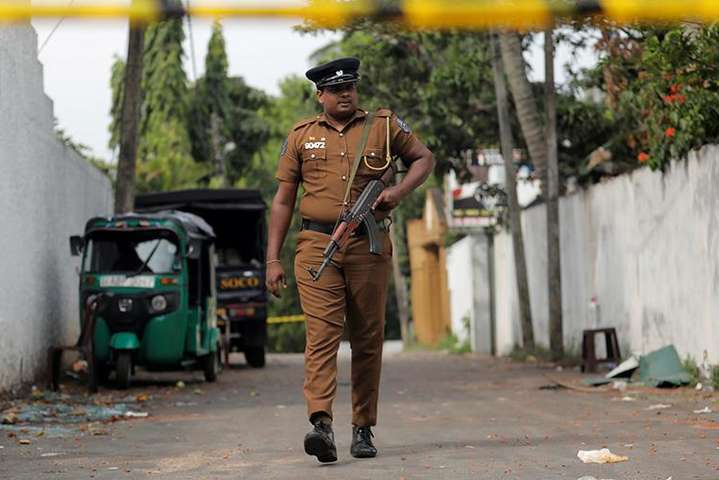 Після терактів жителів Шрі-Ланки закликали здати в поліцію ножі