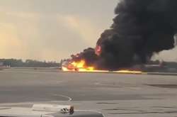 Хвостова частина літака повністю зруйнована. ЗМІ повідомляють про загиблих в «Шереметьєво»