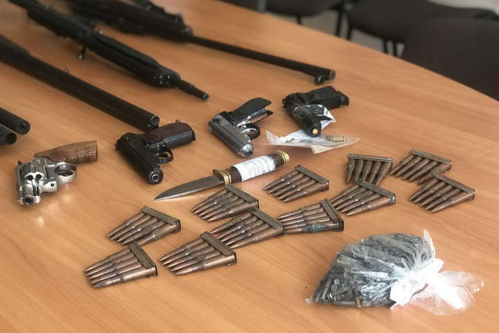 350 одиниць зброї добровільно здали в поліцію мешканці Вінницької області