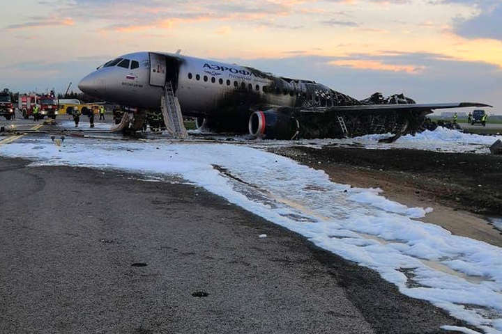 РосЗМІ: в авіакатастрофі Superjet загинув громадянин США