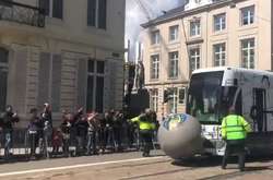 У Брюсселі водії на трамваях зіграли у «боулінг» (відео)