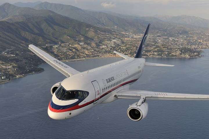 Російська авіакомпанія відмовилася купувати літаки Superjet після катастрофи в Москві