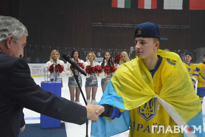 Хокеїст Пересунько: Відмовився від іншого громадянства, бо хотів грати лише за Україну