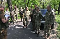 СБУ викрила на хабарі командира військового підрозділу в зоні проведення ООС (фото)