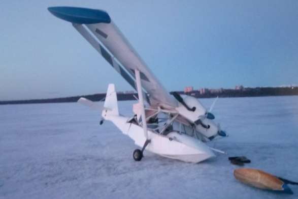 У Росії літак провалився під кригу