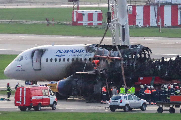 Стало известно, какие ошибки допустили пилоты сгоревшего в «Шереметьево» самолета