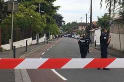 Захоплення заручників у Франції: одну жінку звільнили