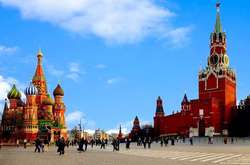 Возле Красной площади в Москве  полицейский покончил с собой