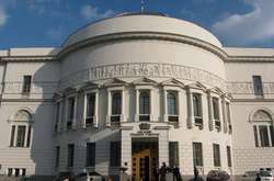 У залі танцювало близько десяти восьмирічних дітей зі школи танців &laquo;Кияночка&raquo;