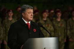 Порошенко пояснив, чому залишається у політиці