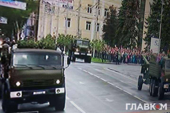 Порожні вулиці і Пушилін. Як окупаційна влада проводить парад у Донецьку (фото)