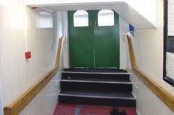  У приміському районі Лондона - Ілфорд, сталась   стрілянина у мечеті  , через що поліції довелося оточити будівлю та заблокувати її. Як інф