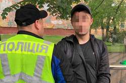 У столиці оперативники затримали іноземця, який обкрадав автівки