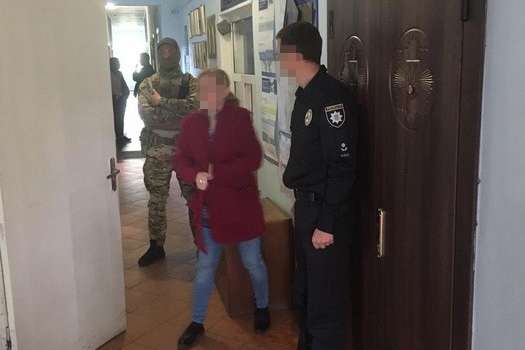На Одещині майор поліції вимагала 16 тис. грн хабара 