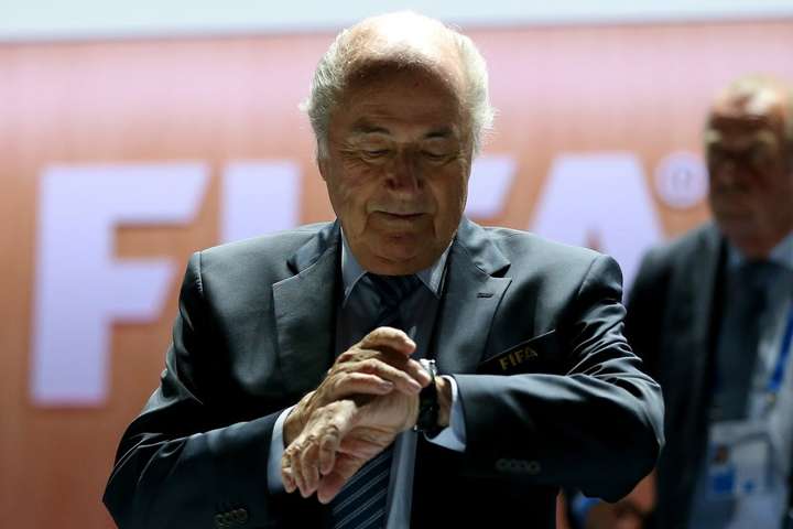 Одіозний Блаттер готує судовий позов проти ФІФА
