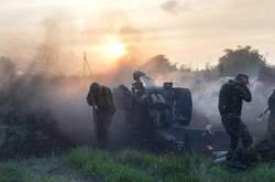 На Донбасі окупанти б'ють з важкої артилерії: поранений військовий
