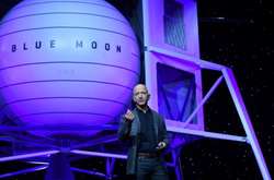 Засновник Amazon представив космічний апарат для польотів на Місяць