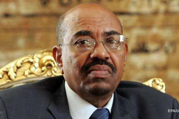 Екс-президент Судану зізнався в корупції