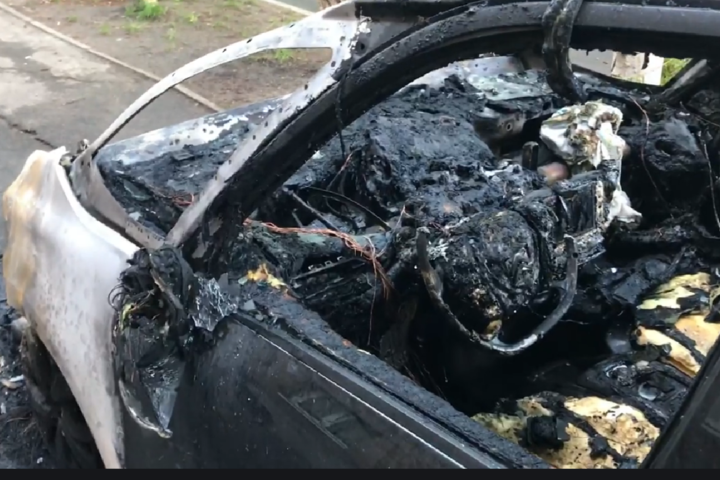 Головному редактору каналу ТВі спалили машину (відео)