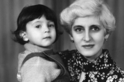 Винник, Каминская и Зеленский показали своих матерей (фото)