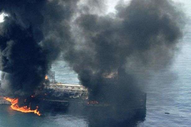 ЗМІ: В ОАЕ згоріли сім нафтових танкерів