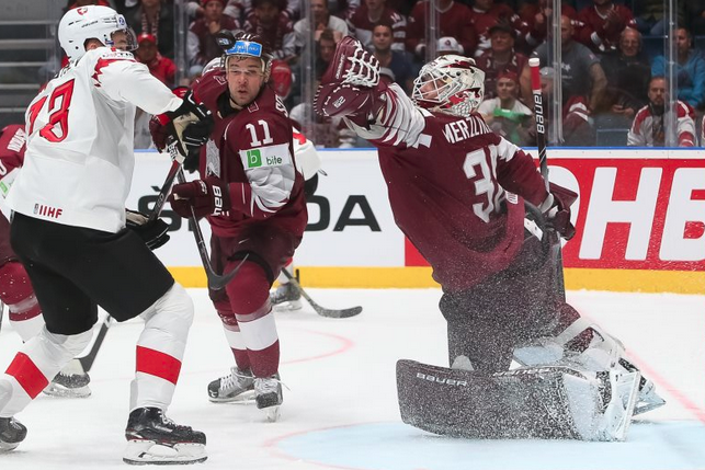 Латвія втратила нагоду перемогти Швейцарію на чемпіонаті світу з хокею (відео)