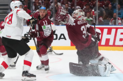 Латвія втратила нагоду перемогти Швейцарію на чемпіонаті світу з хокею (відео)