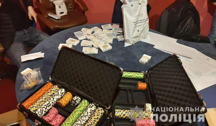 На Вінниччині викрито покерний клуб