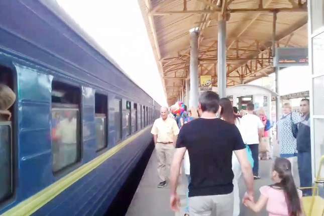 «Укрзалізниця» призупиняє залізничне сполучення з Кропивницьким