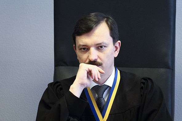 Суддя, який засудив Януковича до 13 років, оштрафував Зеленського