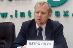 Кадровий фокус Порошенка. За кілька хвилин президент встиг призначити і звільнити високопосадовця часів Януковича