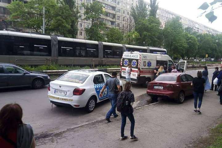 В Києві автомобіль збив дитину (фото)