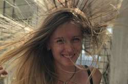 Анна Рижикова йде по життю з усмішкою