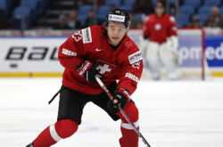 Юний Філіпп Курашев закинув свою першу шайбу на турнірі