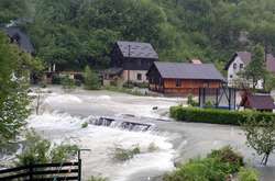 На Балканах продовжує вирувати негода: Боснія і Хорватія потерпають від повеней