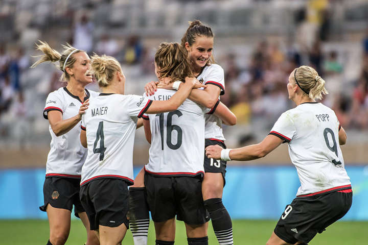 Жіноча збірна Німеччини з футболу: У нас немає м'ячиків, але ми знаємо, як з ними поводитися
