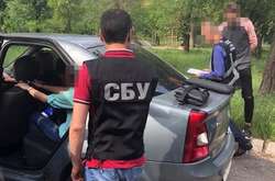 У Запоріжжі СБУ викрила на зловживанні впливом керівників двох землевпорядних підприємств