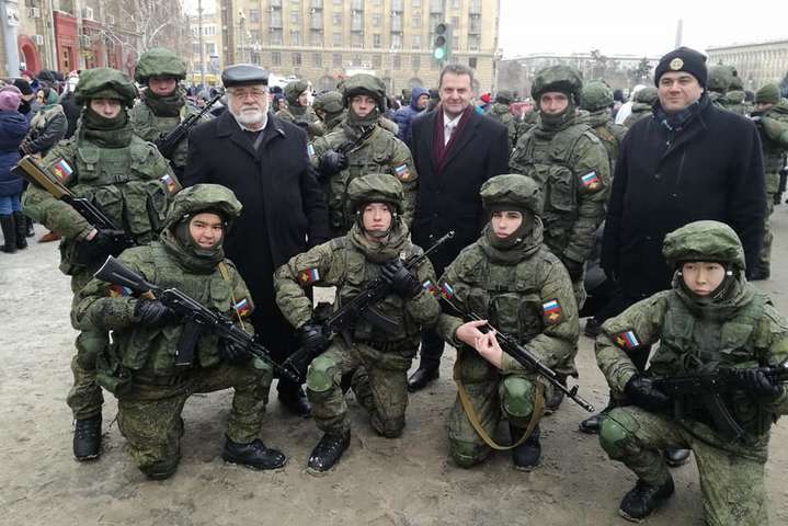 Чеський міністр назвав «ганьбою» візит Ондрачека до окупованого Донецька