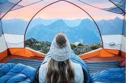 Новый тренд: прозрачный кемпинг и полное погружение в природу