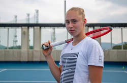 Світоліна оплатила операцію 16-літній українській тенісистці