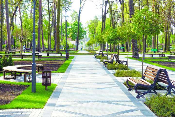 Київрада за 182 млн грн викупить землю на березі Дніпра для створення парку 