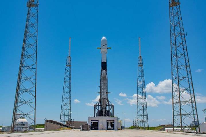 SpaceX знову перенесла запуск ракети Falcon з 60 супутниками
