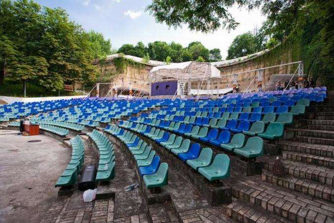 Амфітеатр, басейн, фуд-корт: у Києві відкривається оновлений «Зелений театр»