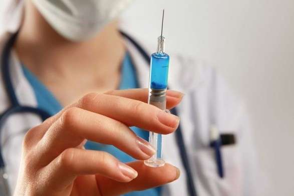 МОЗ рекомендує терміново вакцинуватися всім, хто контактував з хворими на кір