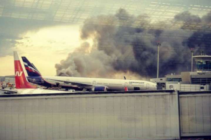 Завершилася розшифровка чорних скриньок літака Sukhoi Superjet 100, що згорів у Москві