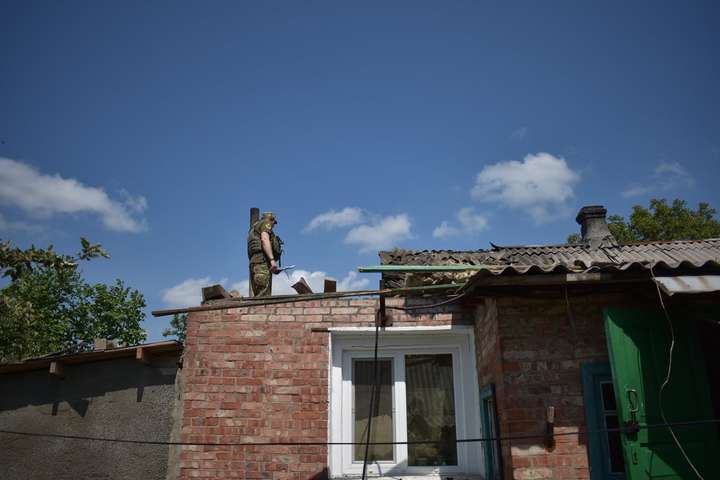 Бойовики обстріляли житлові будинки на Донбасі