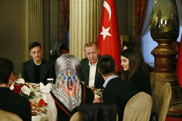 Німецький футболіст запросив президента Туреччини свідком на весілля